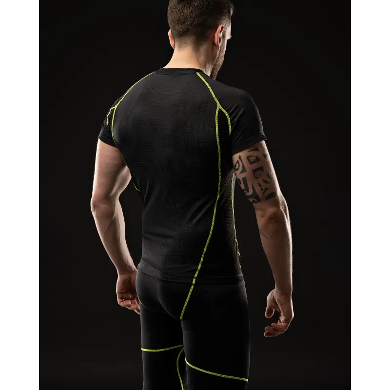 maglia-tecnica-carbon-hole-carbonio-polipropilene-manica-corta (4).webp